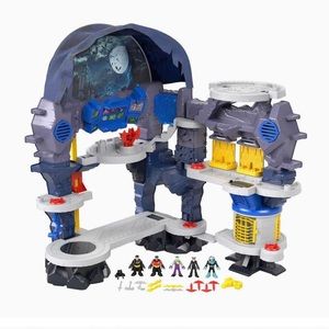 Imaginext DC Super Friends Batman Playset with Lights, 33 x 42 inches